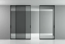 Прозрачные акценты интерьера: всё о современных межкомнатных стеклянных дверях